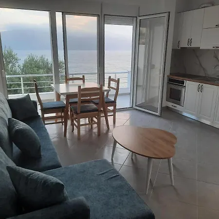 Flower Hill Apartment *