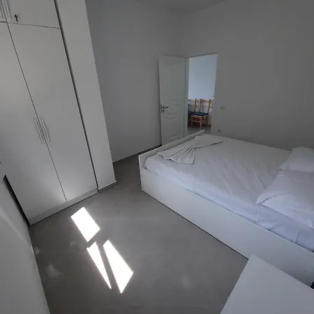 Apartment Flower Hill *