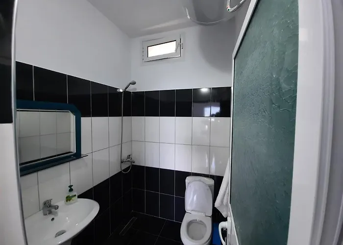 Flower Hill * Vlorë